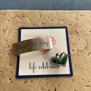 2021 Holiday charm:  Sleigh with Engraved Silver Bar